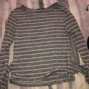 BRANDY MELVILLE GREY AND WHITE STRIPED LONG SLEEVE